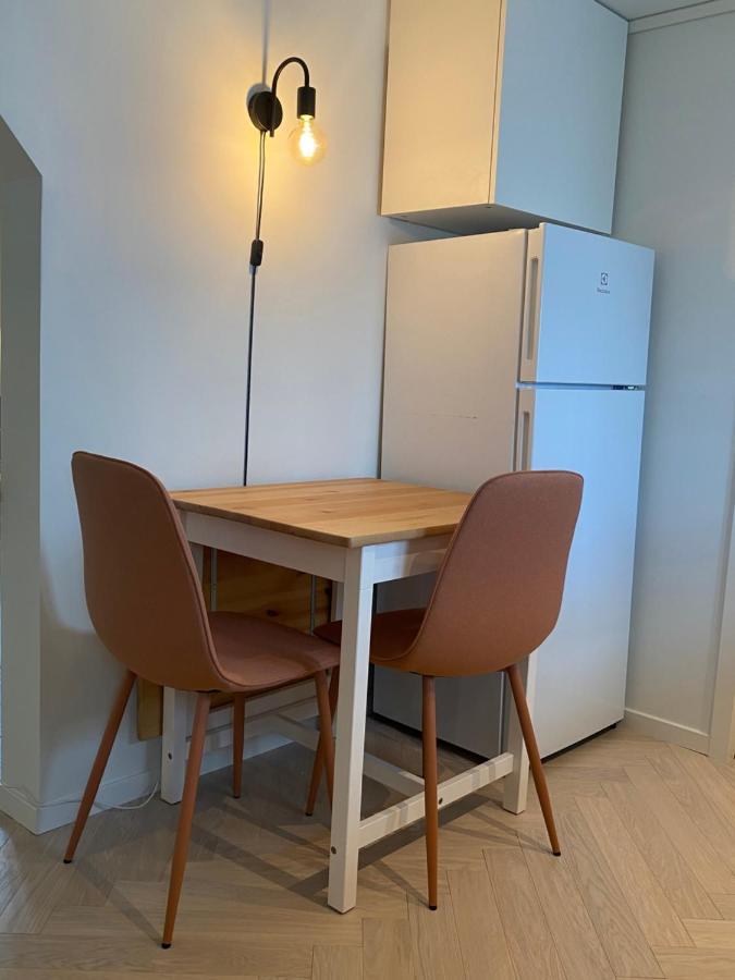 Entire Renovated Apartment From 1780 With Kitchen, Bath, Bedroom, And Living Room In Skuteviken Bergen Extérieur photo