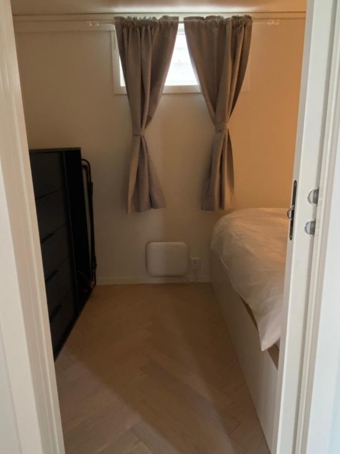 Entire Renovated Apartment From 1780 With Kitchen, Bath, Bedroom, And Living Room In Skuteviken Bergen Extérieur photo